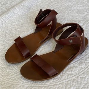 Everlane Sandal W7.5